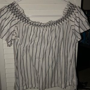 Amerian Eagle off the shoulder